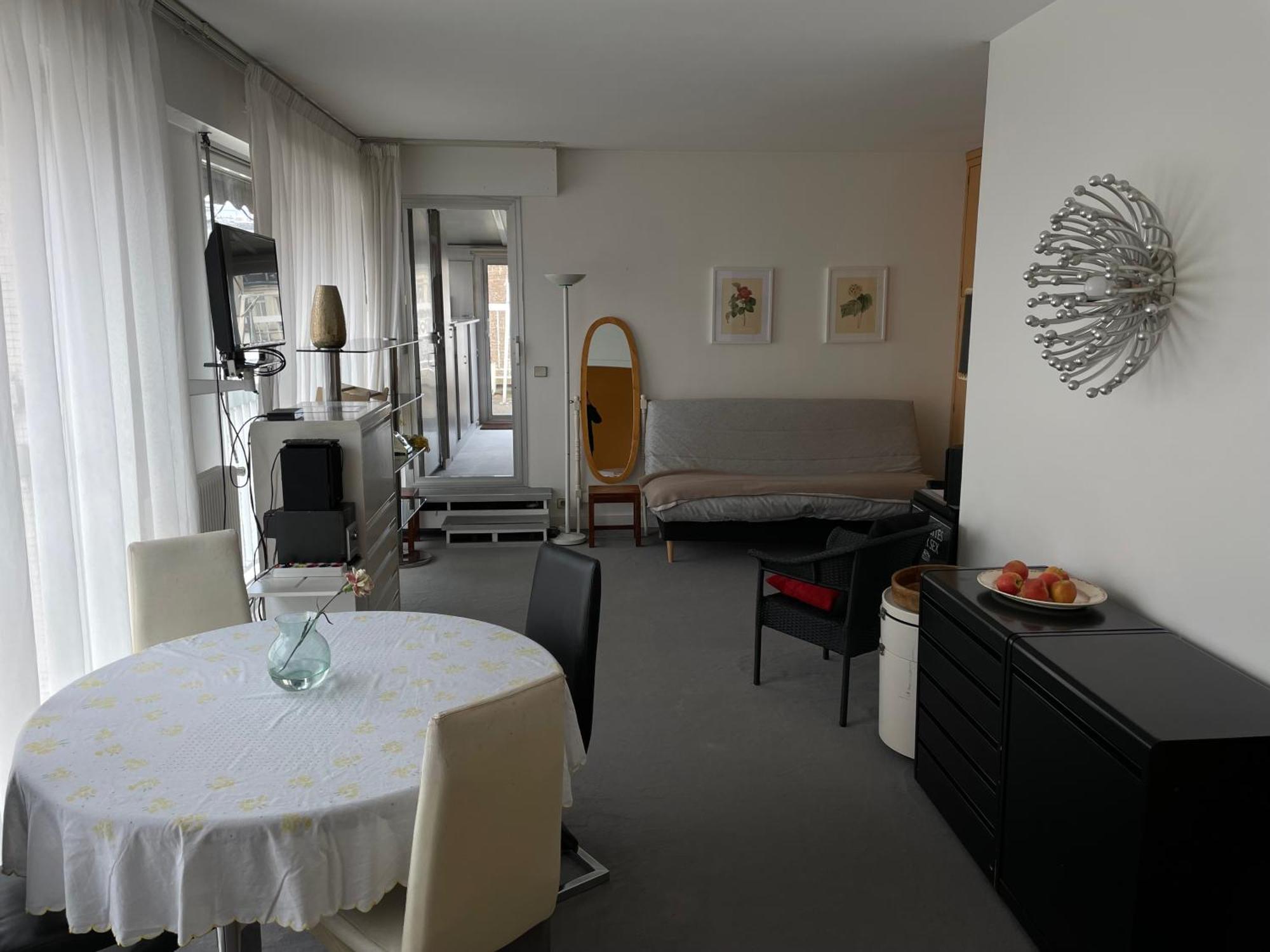 Big With Terrace & Location Appartement Paris